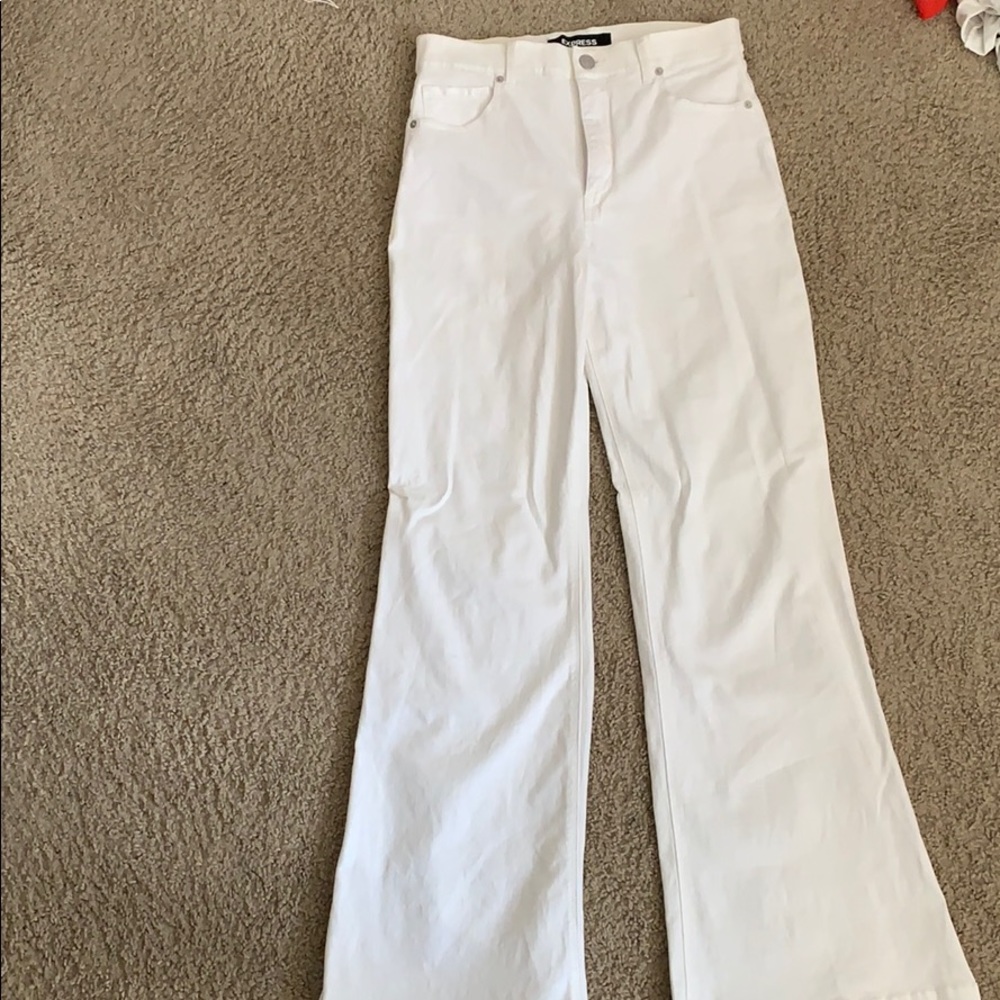 Express wide legged white high rise jeans size 8